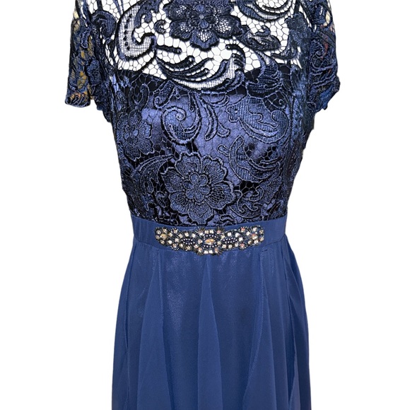 Evening Gown. Wedding party gown. Navy blue, detailed at waist. Size 8. - Picture 3 of 12